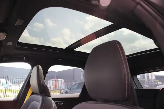Volvo XC60 view 10