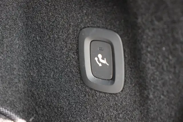 Volvo XC60 view 24