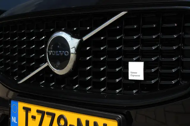 Volvo XC60 view 23