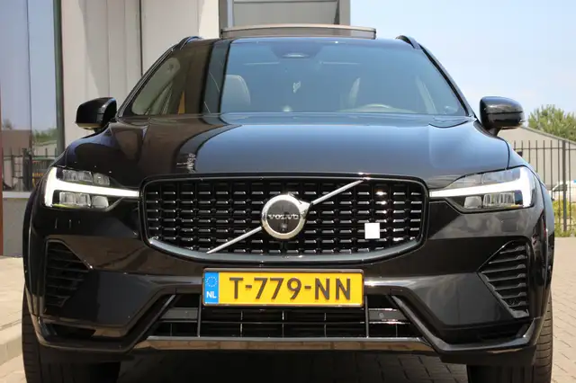 Volvo XC60 view 5