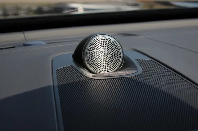 Volvo XC60 view 25