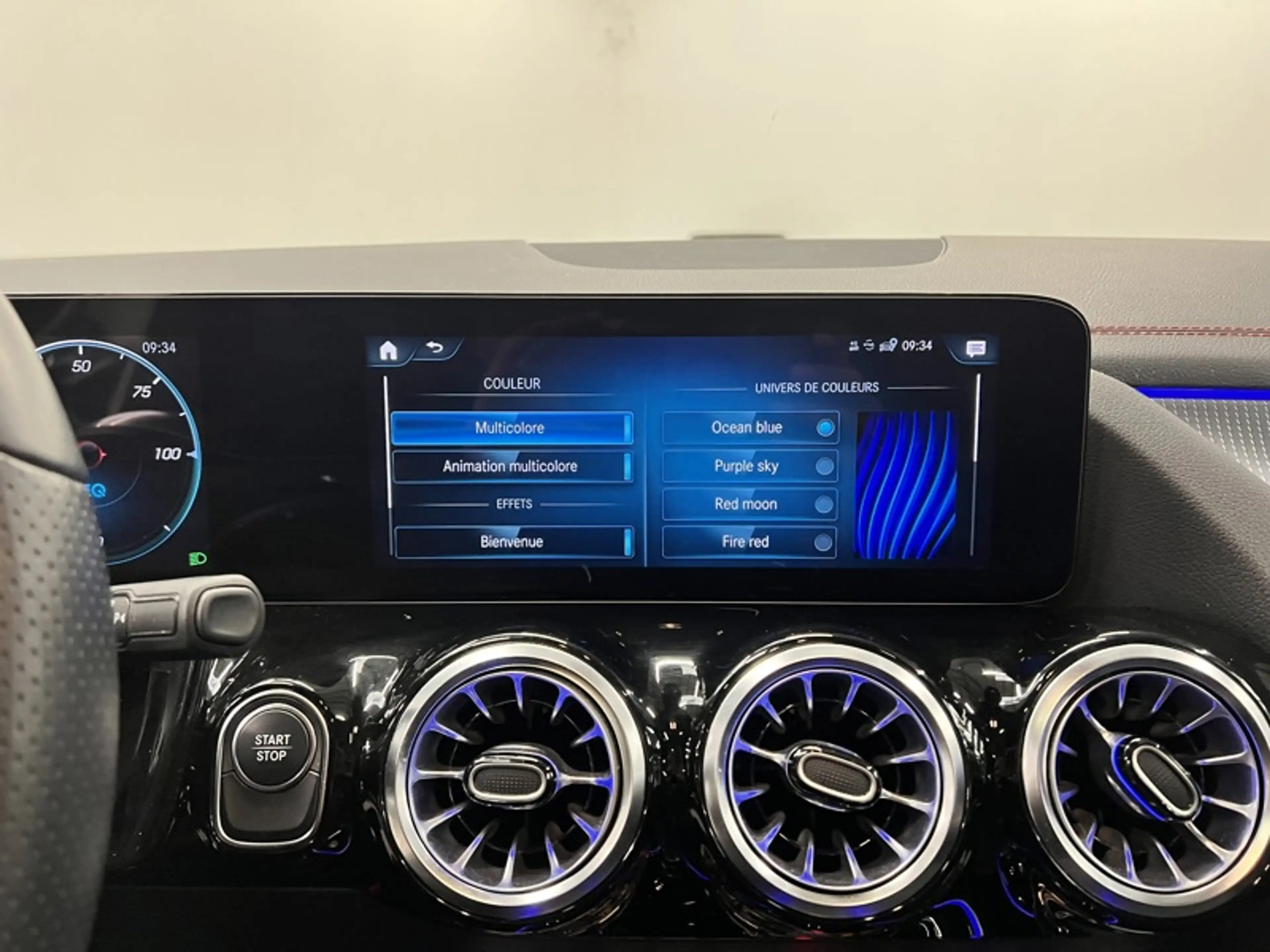 Mercedes-Benz EQA 300 4MATIC AMG Pack Night Pano — photo 17