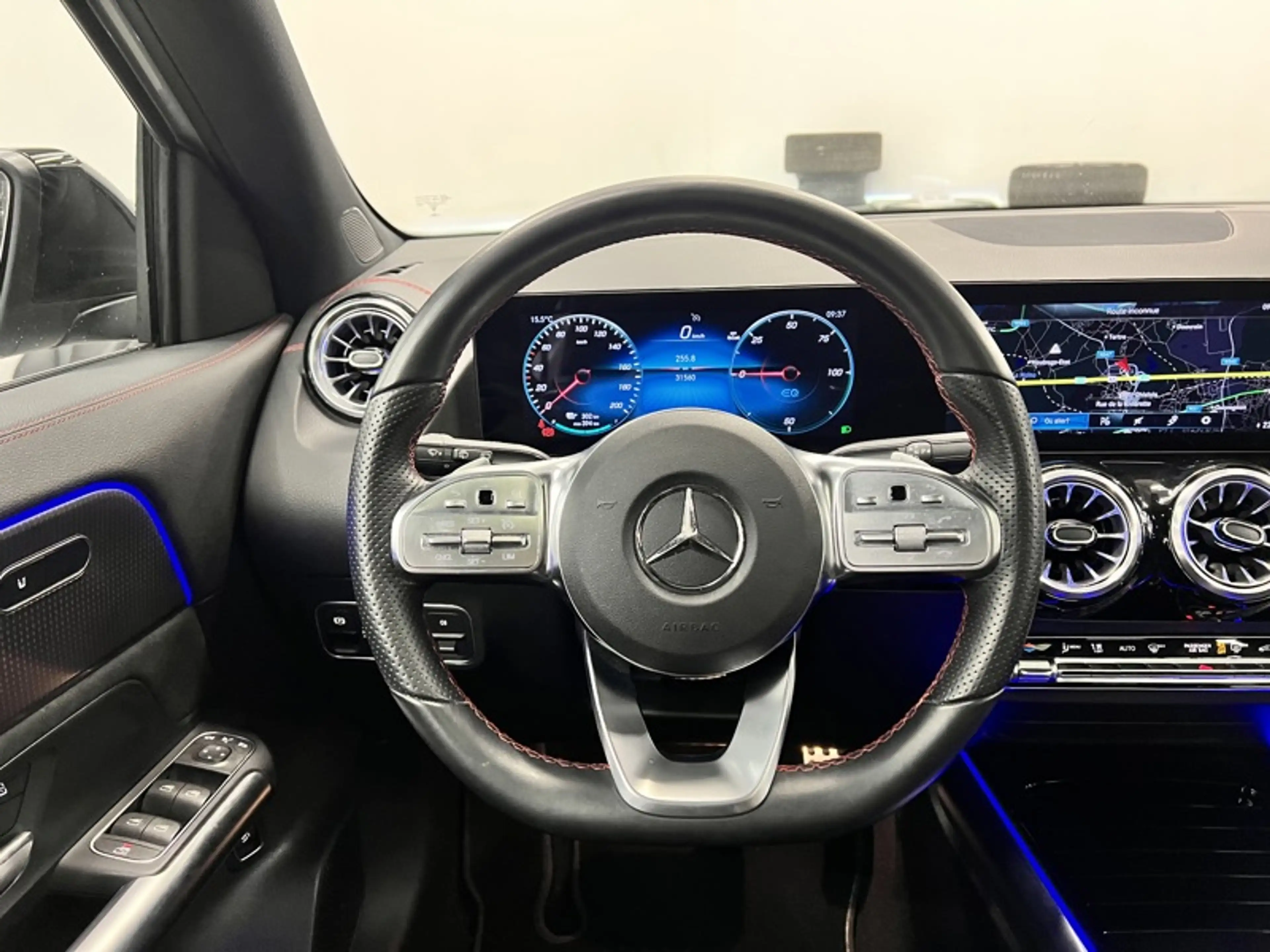 Mercedes-Benz EQA 300 4MATIC AMG Pack Night Pano — photo 3