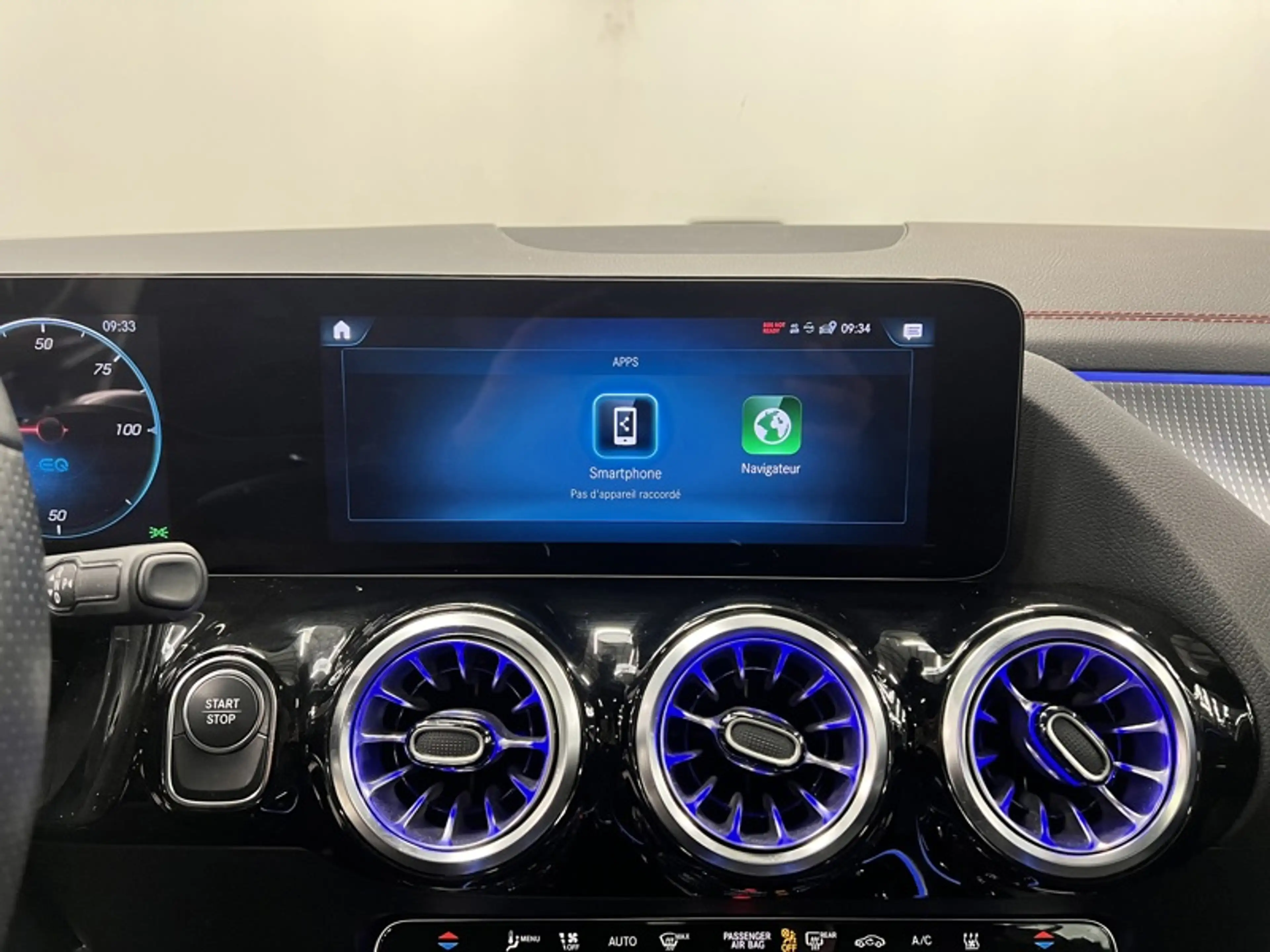 Mercedes-Benz EQA 300 4MATIC AMG Pack Night Pano — photo 19