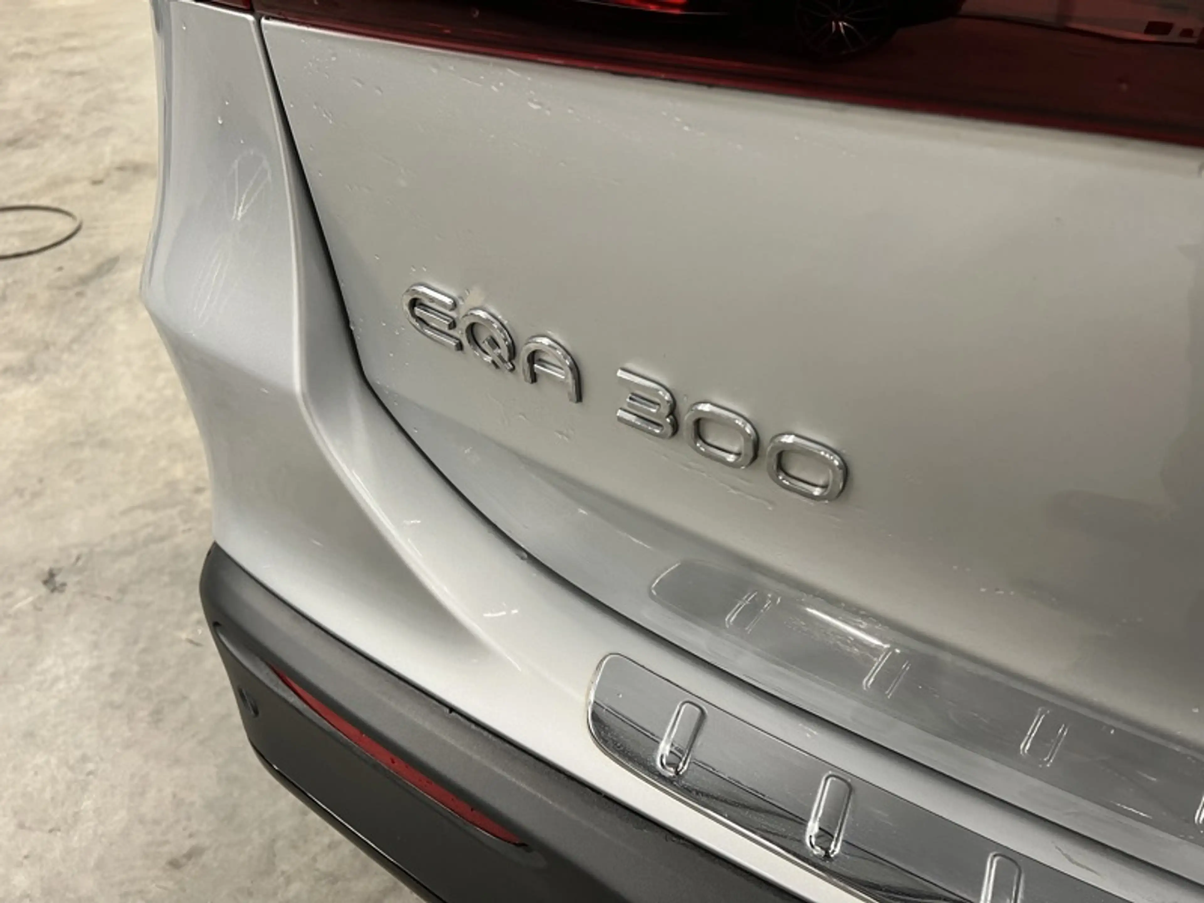 Mercedes-Benz EQA 300 4MATIC AMG Pack Night Pano — photo 6