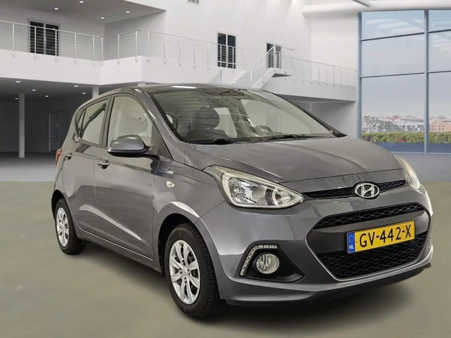 Hyundai i10 1.0i i-Motion Comfort Plus 2e Eig. +NAP NL-auto Gris - 2