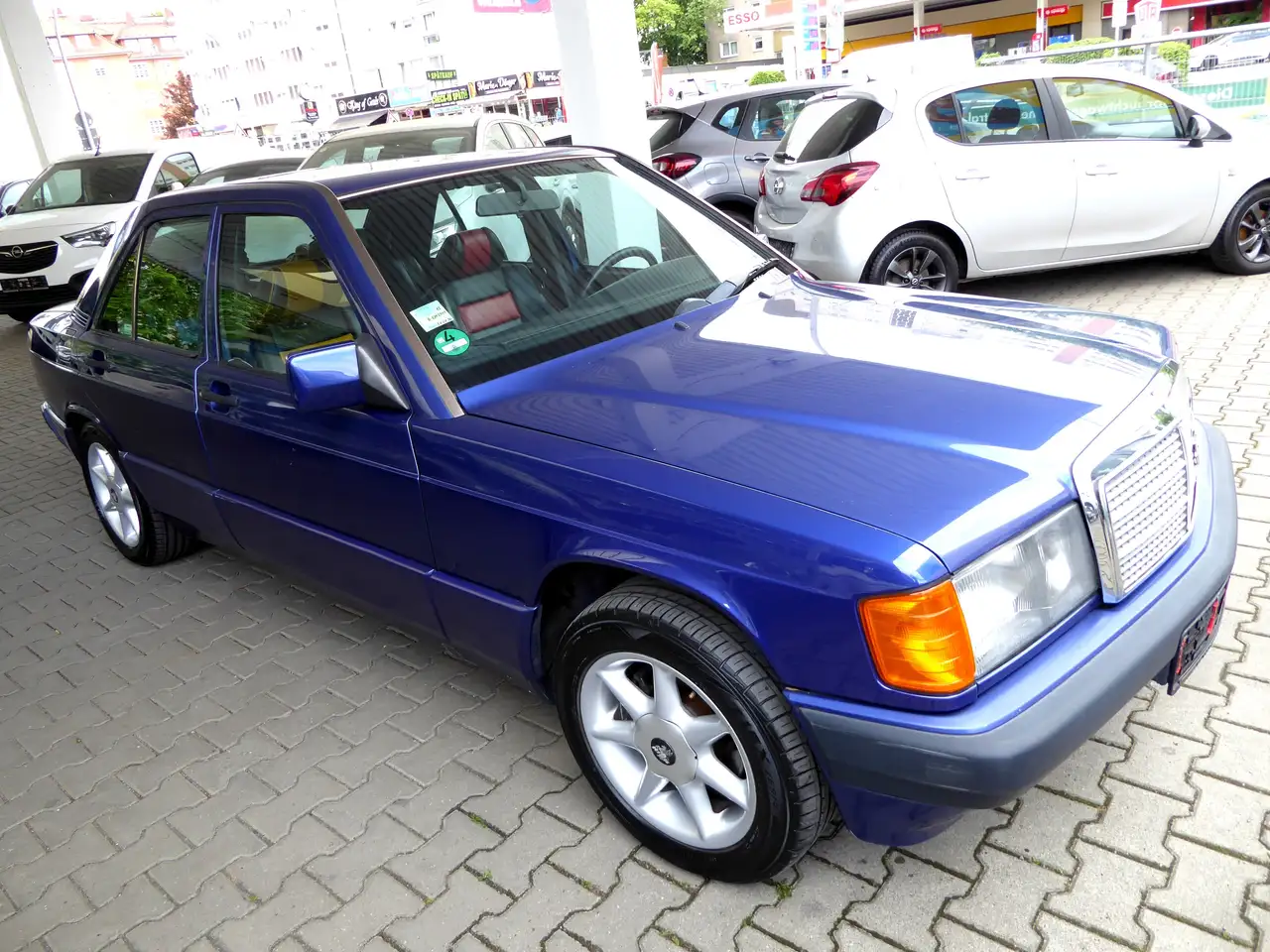 Mercedes-Benz 190 E 2.3 Avantgarde azzurro --TÜV/AU 09/2027--, foto 2