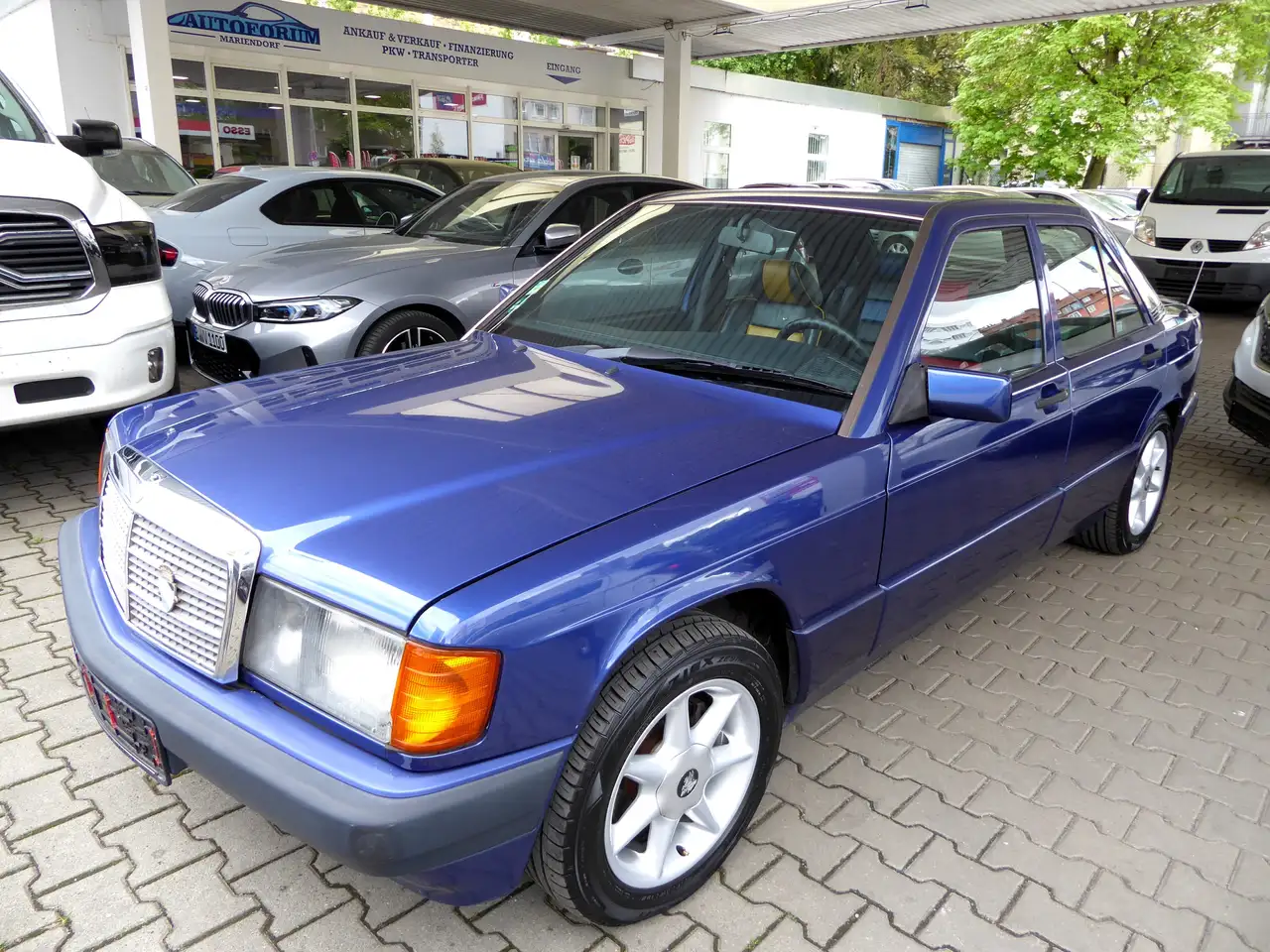 Mercedes-Benz 190 E 2.3 Avantgarde azzurro --TÜV/AU 09/2027--, foto 4