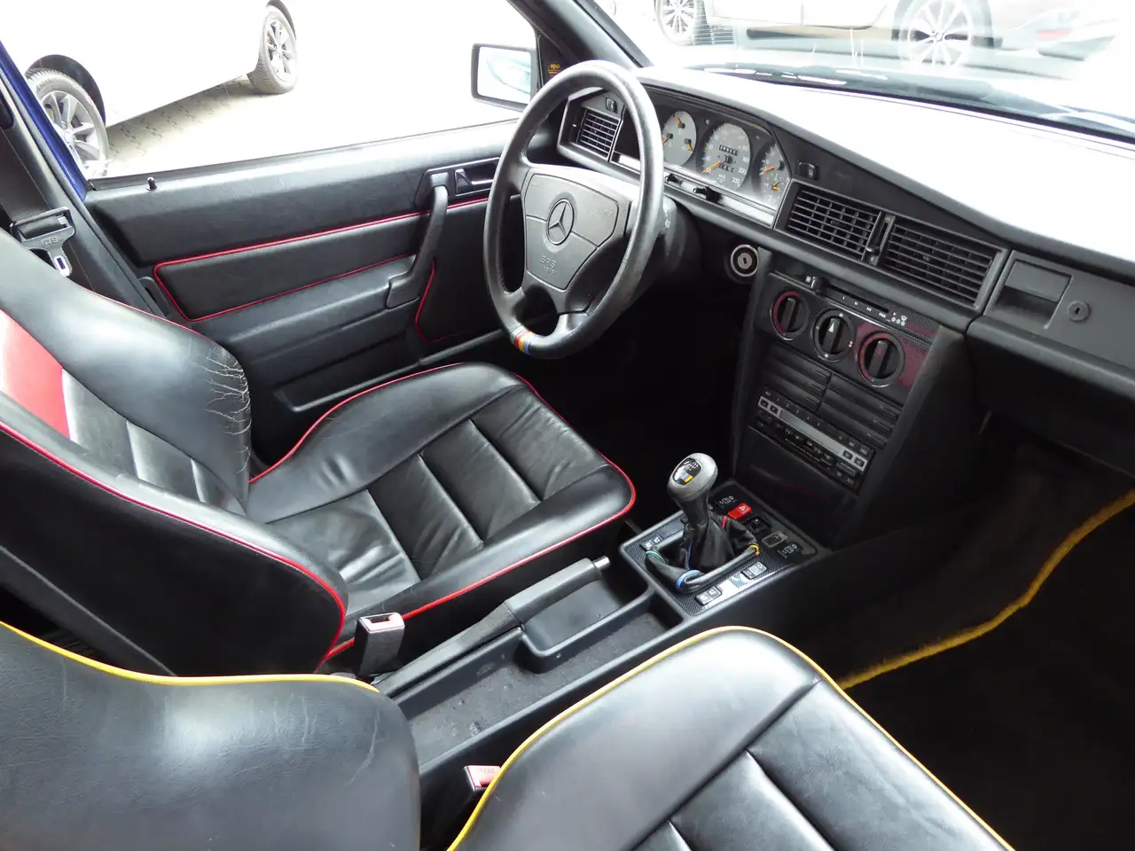 Mercedes-Benz 190 E 2.3 Avantgarde azzurro --TÜV/AU 09/2027--, foto 10