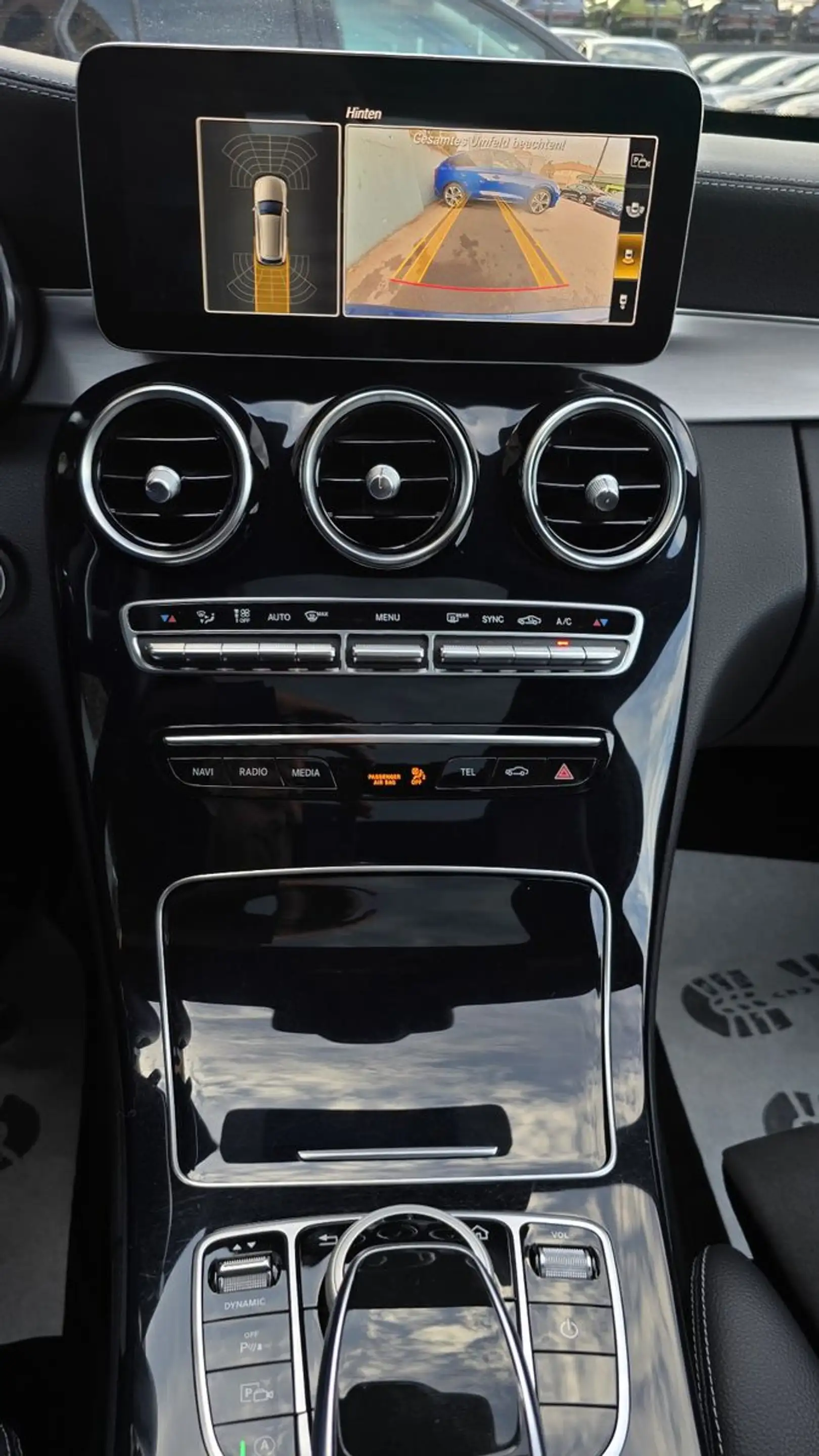 Mercedes-Benz C 220 d T Autom. AMG Night Pano/Virtual/AHK — photo 11