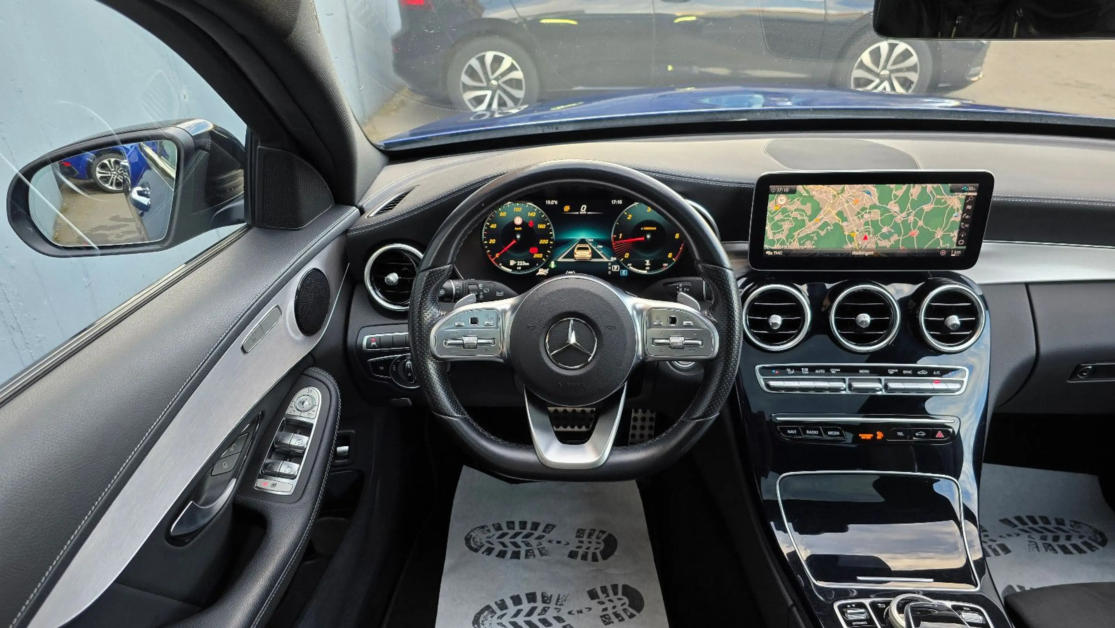 Mercedes-Benz C 220 d T Autom. AMG Night Pano/Virtual/AHK — photo 10