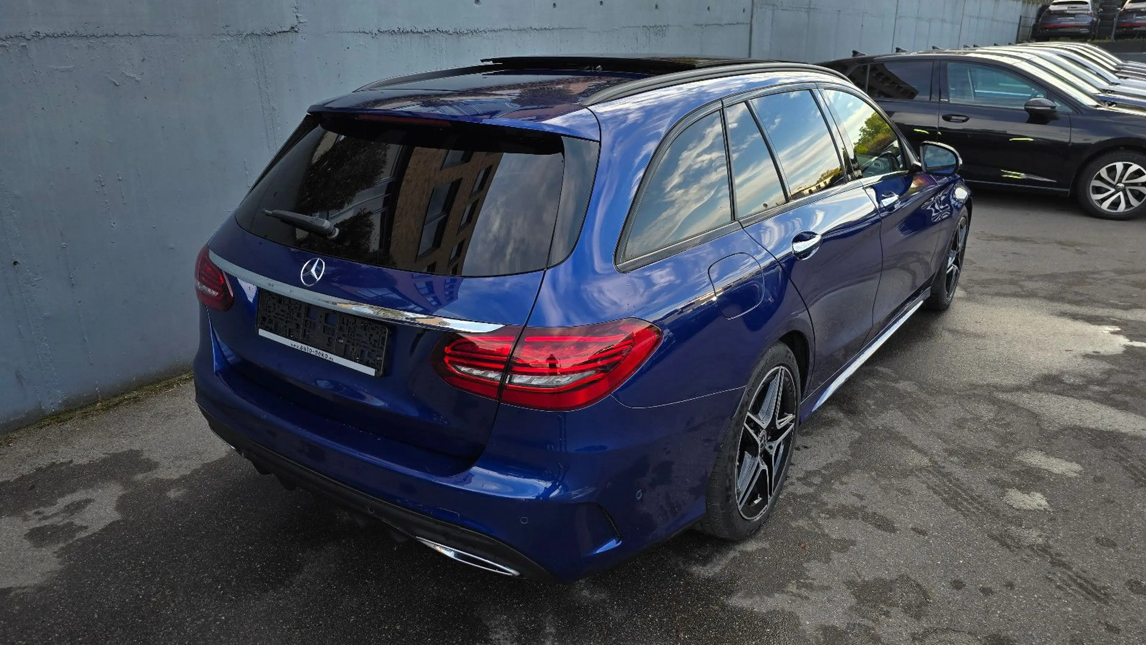 Mercedes-Benz C 220 d T Autom. AMG Night Pano/Virtual/AHK — photo 3