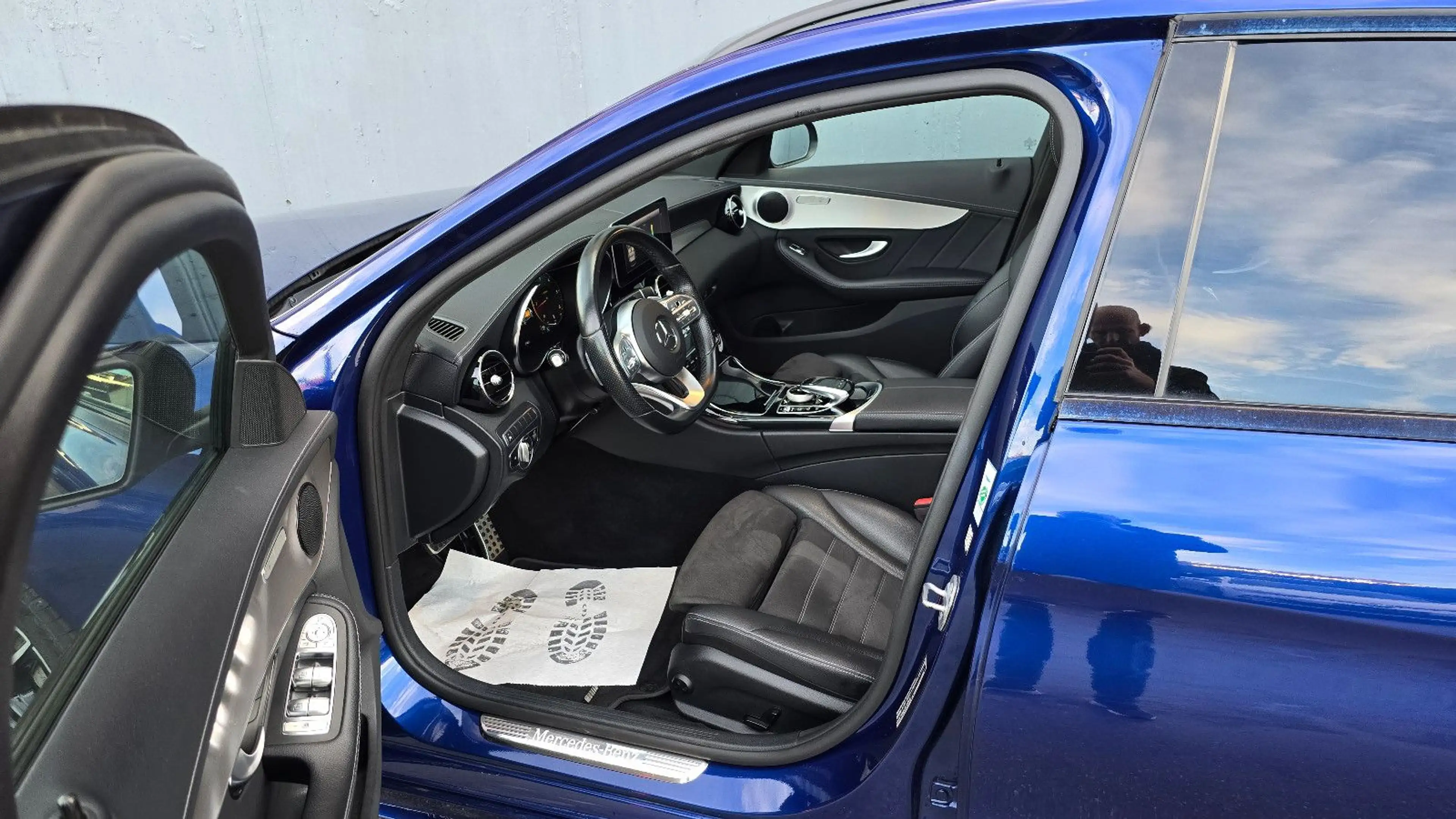 Mercedes-Benz C 220 d T Autom. AMG Night Pano/Virtual/AHK — photo 6