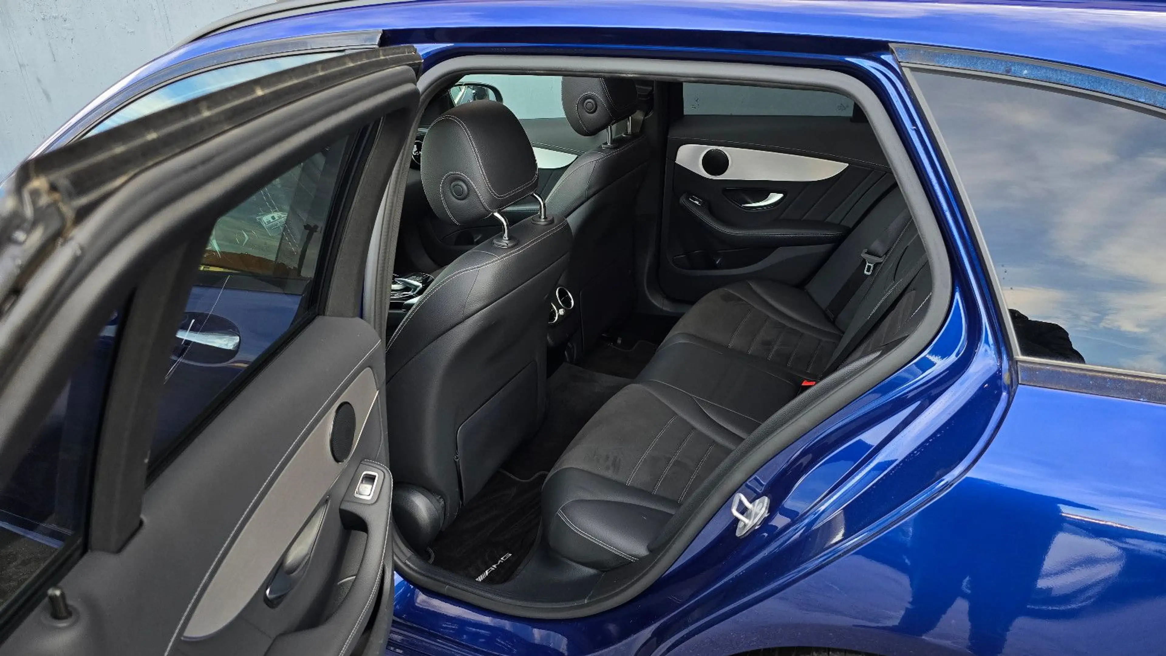 Mercedes-Benz C 220 d T Autom. AMG Night Pano/Virtual/AHK — photo 8