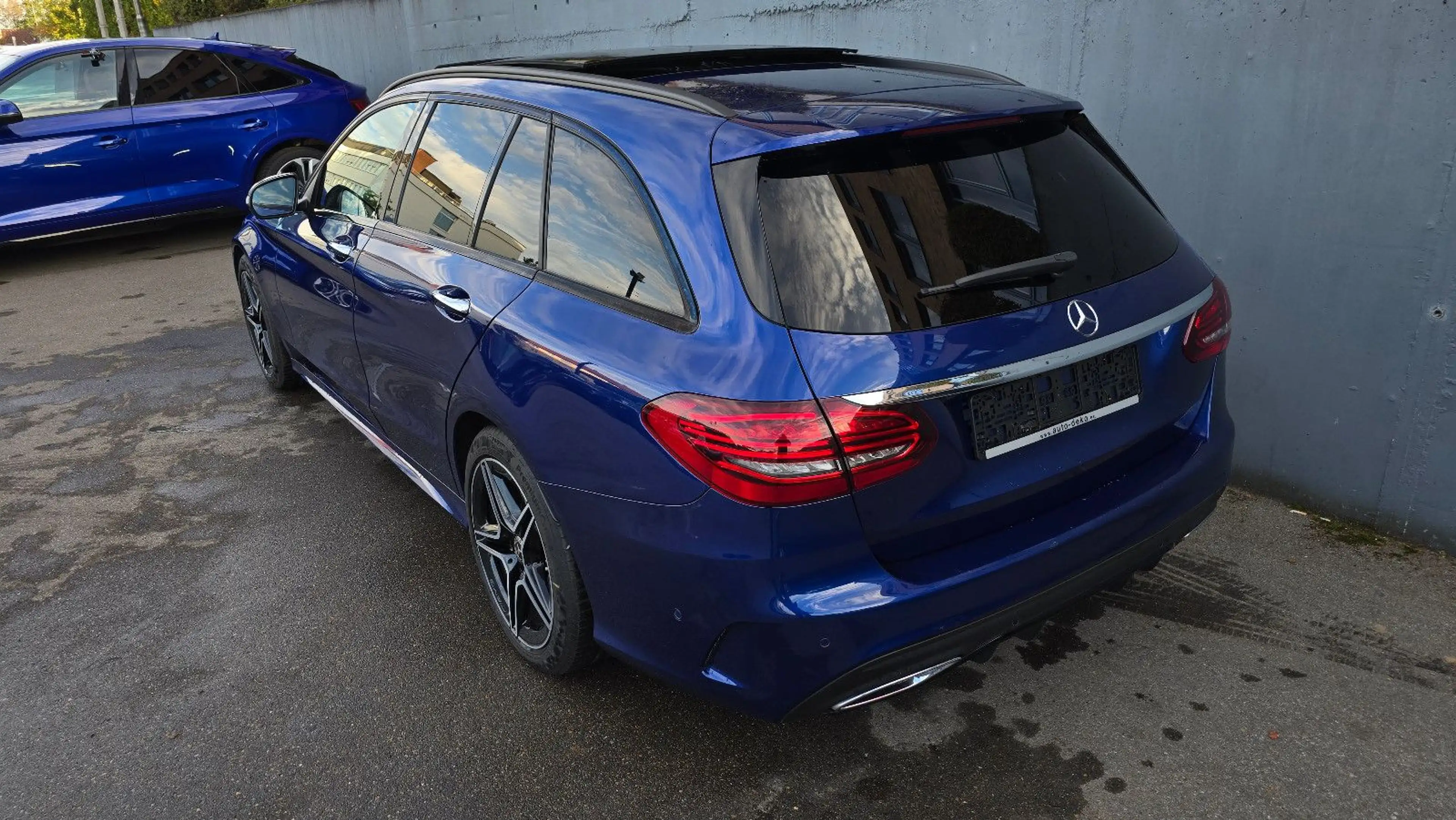 Mercedes-Benz C 220 d T Autom. AMG Night Pano/Virtual/AHK — photo 4