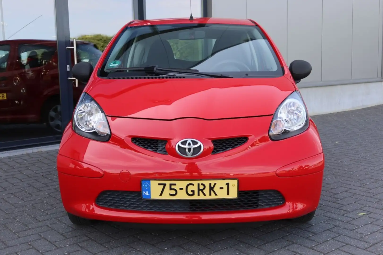 Toyota Aygo 1.0-12V 3drs. Rouge - 2