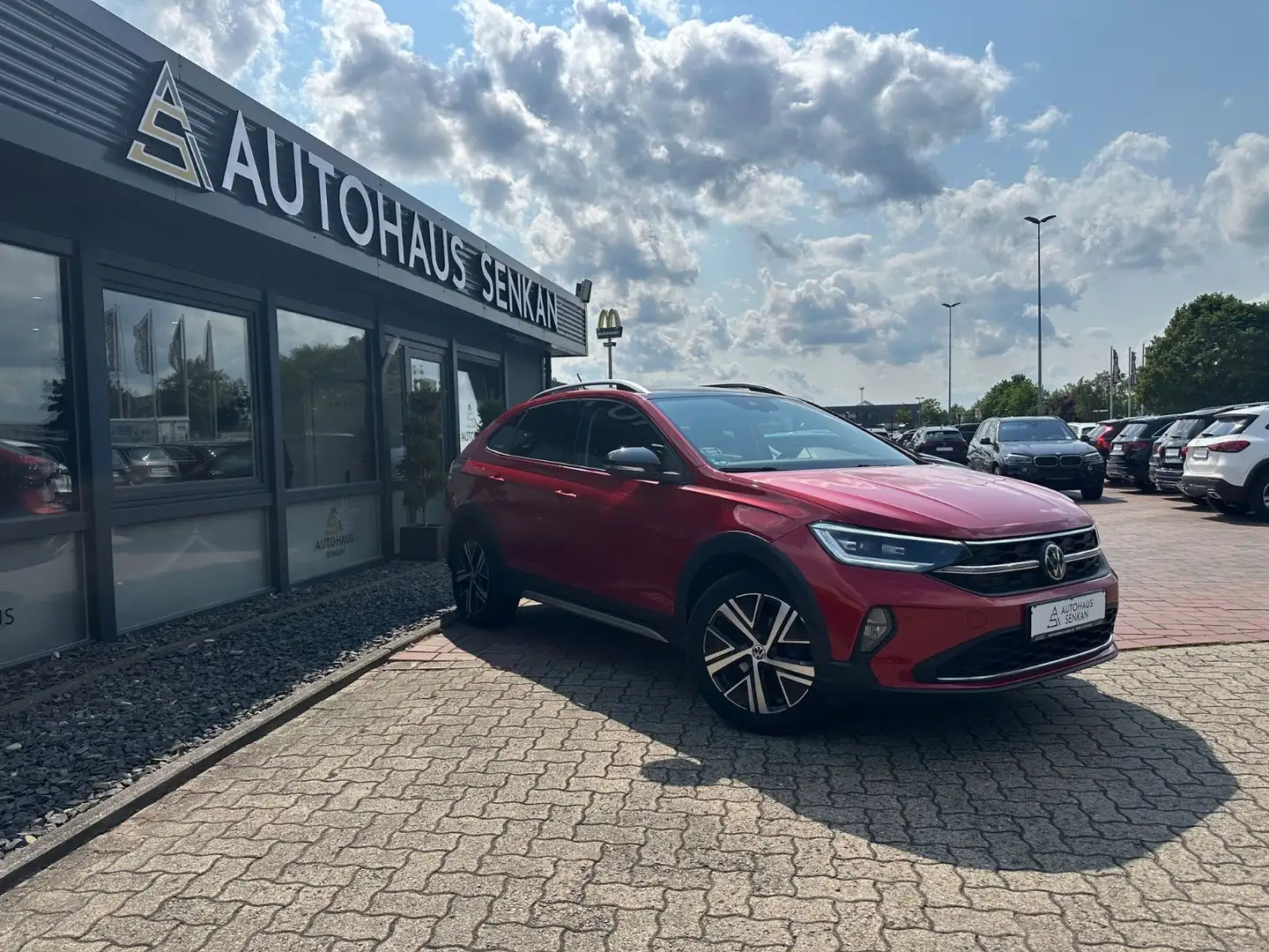 Volkswagen Taigo 1.5 TSI Style*NAVI*LED*R-CAM*ACC*CARPLAY* Rot - 1