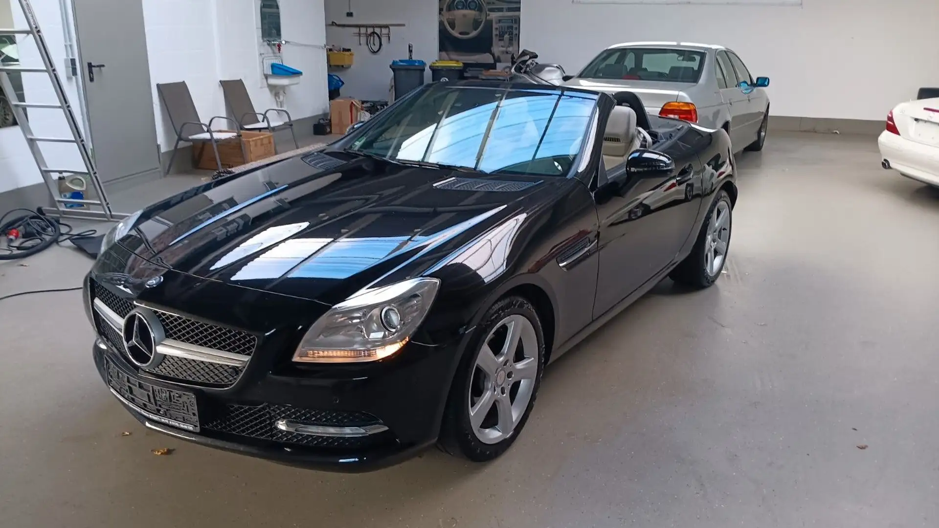 Mercedes-Benz SLK 200 Mod. 2012 (Trauerfall) nahezu Vollaussta Schwarz - 2