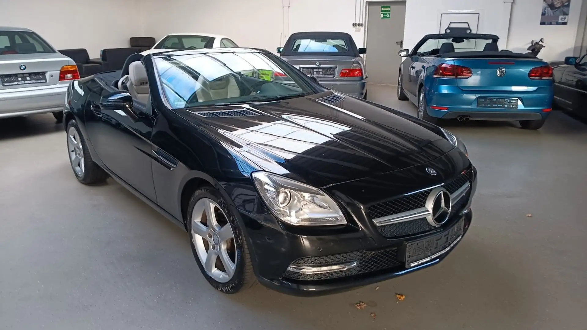 Mercedes-Benz SLK 200 Mod. 2012 (Trauerfall) nahezu Vollaussta Schwarz - 1