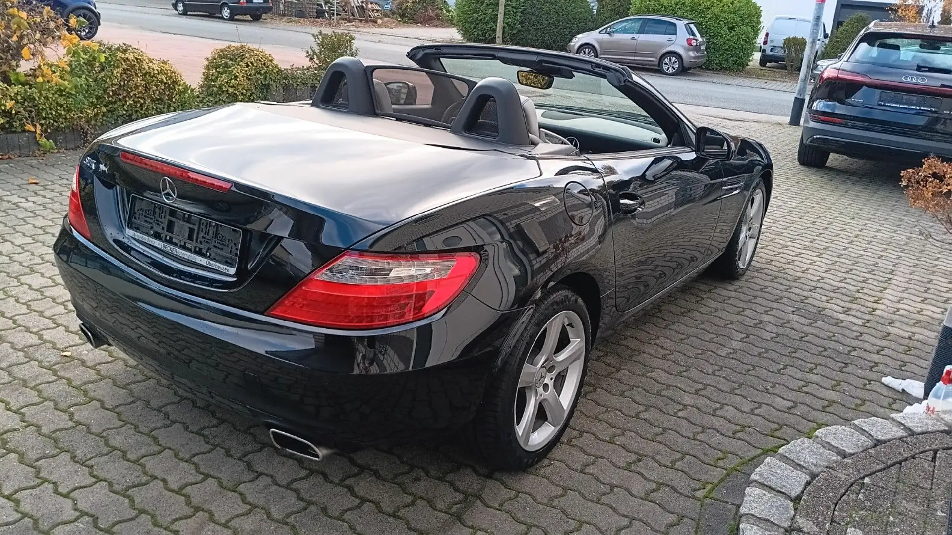 Mercedes-Benz SLK 200 Mod. 2012 (Trauerfall) nahezu Vollaussta Schwarz - 1