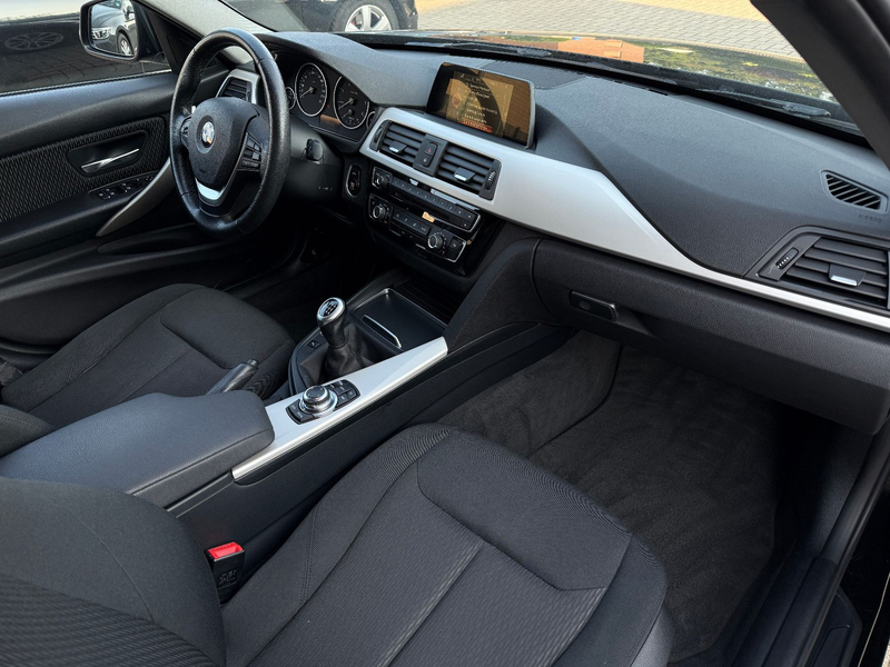 BMW 318 d Touring, SEHR GEPFLEGT, Scheckh., Navi — photo 15