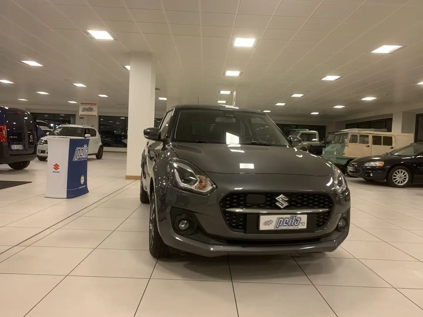 Suzuki Swift 1.2 Hybrid 4WD AllGrip Top Grigio - 2