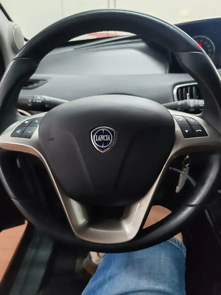 Lancia Ypsilon 2023 — фото 11