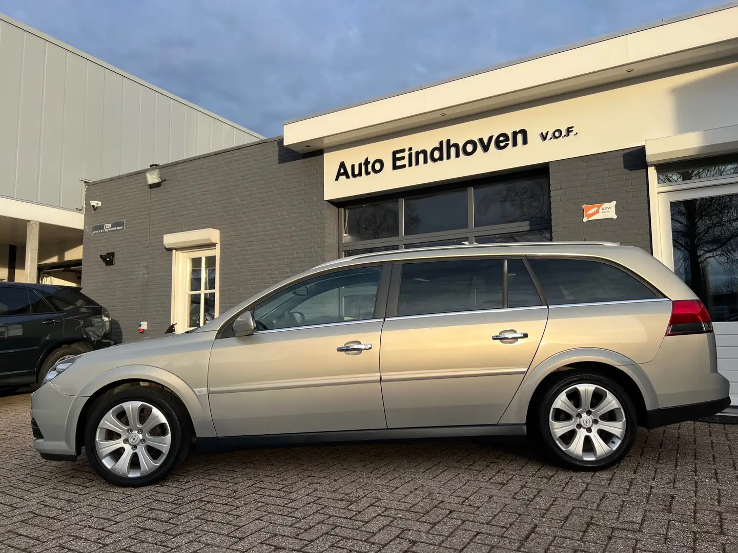 Opel Vectra 2.2-16V Exe,Station,Leder,Navi,Pdc 2008 €5995,- Grau - 2
