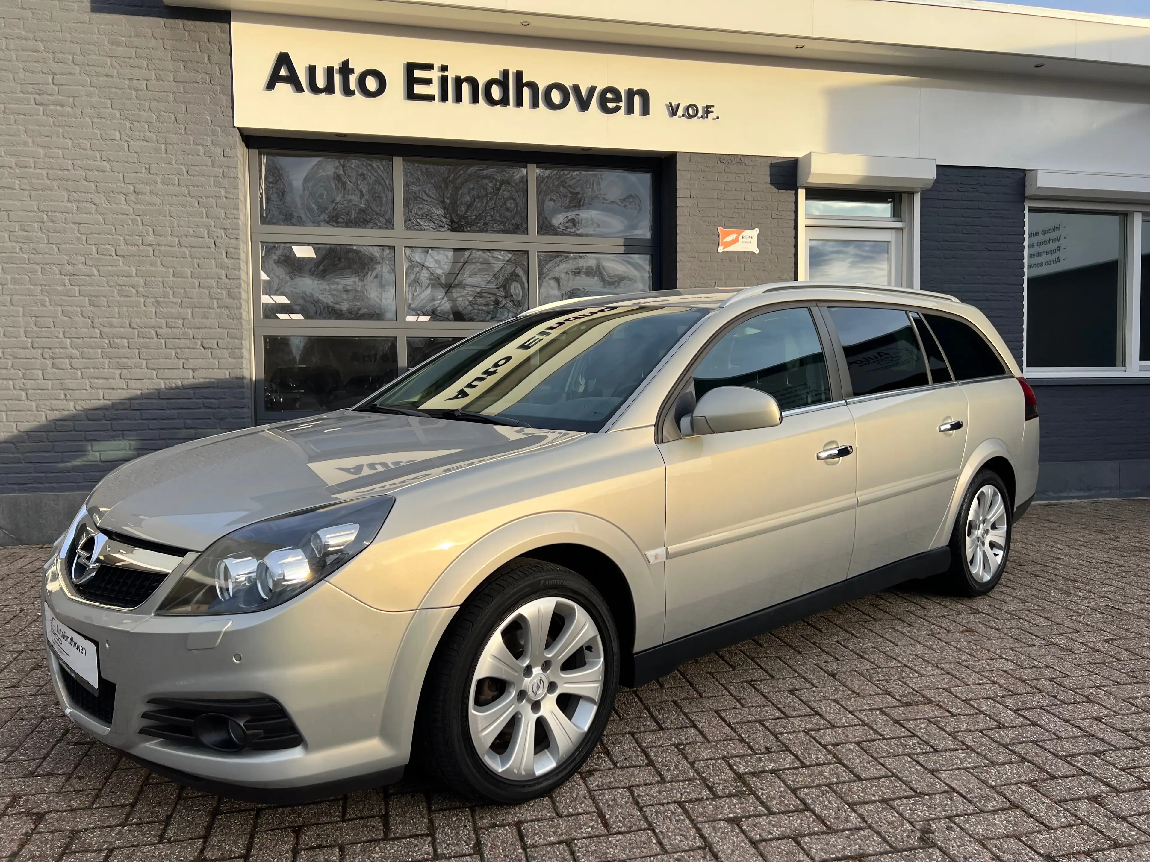 Opel Vectra 2.2-16V Exe,Station,Leder,Navi,Pdc 2008 €5995,-