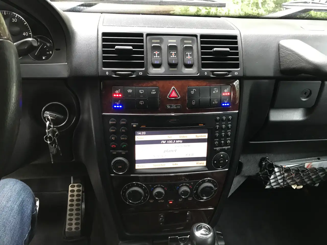 Mercedes-Benz G 320