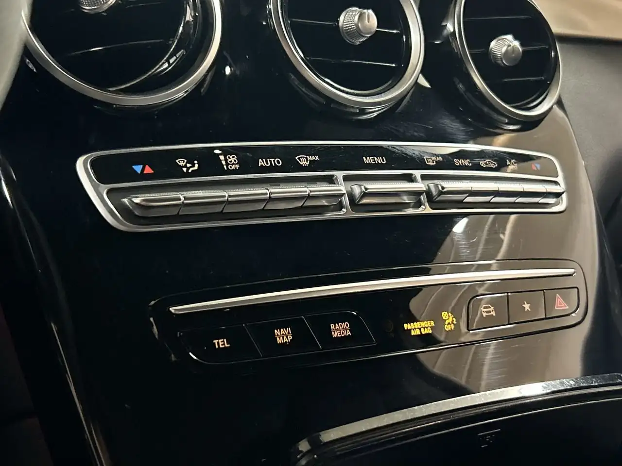 Mercedes-Benz GLC снимка Mercedes-Benz GLC