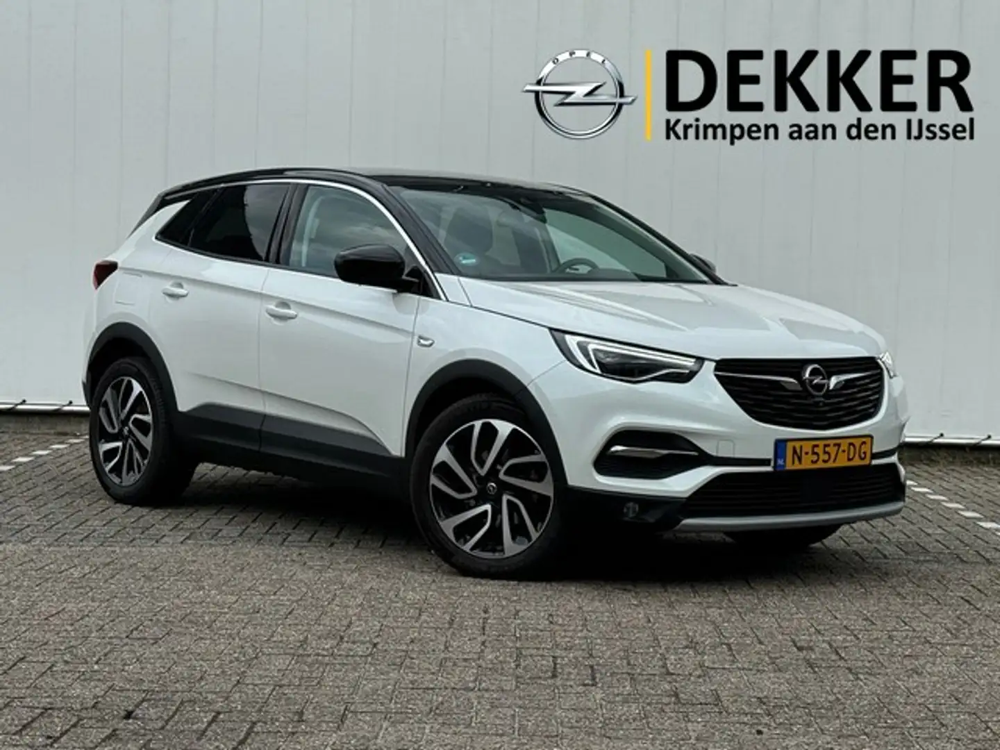 Opel Grandland X 1.2 Turbo Ultimate met Leer, Stoelkoeling, 19inch, Wit - 1