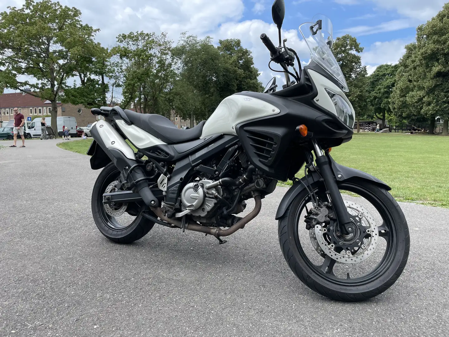 Suzuki V-Strom 650 ABS - 1