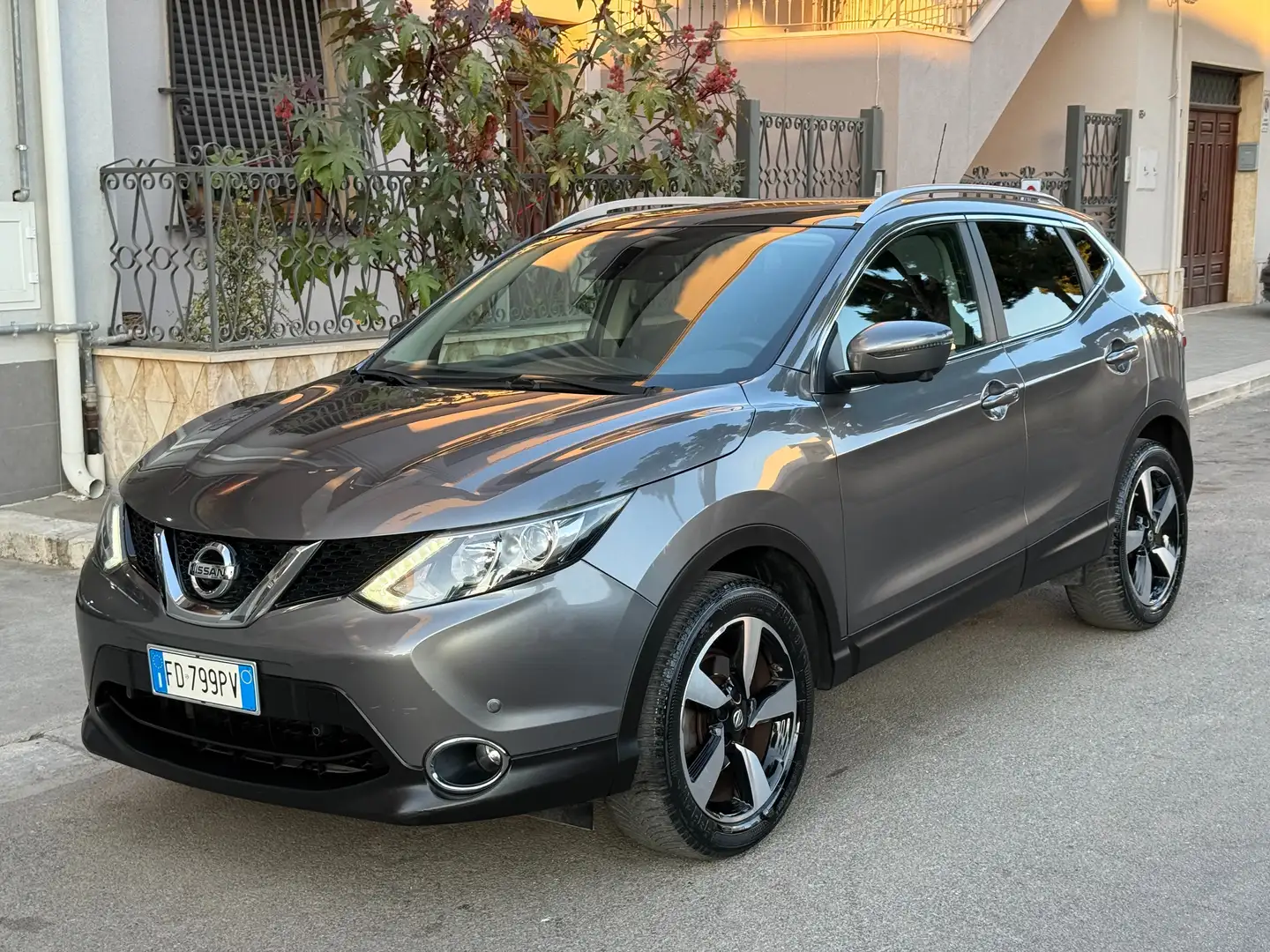 Nissan Qashqai Qashqai 1.5 dCi NAVI 4CAMERE KM 99.000 Grigio - 1