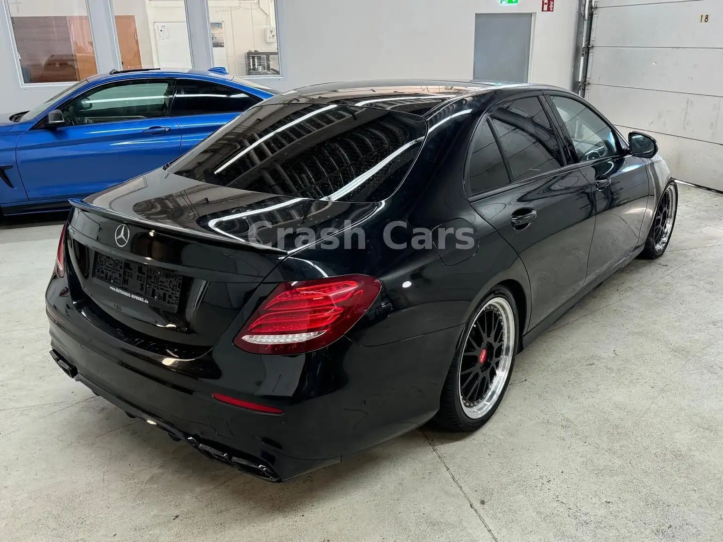 Mercedes-Benz E 400 4MATIC AMG-Line*LED*Burmester*Pano*Head-Up Schwarz - 2