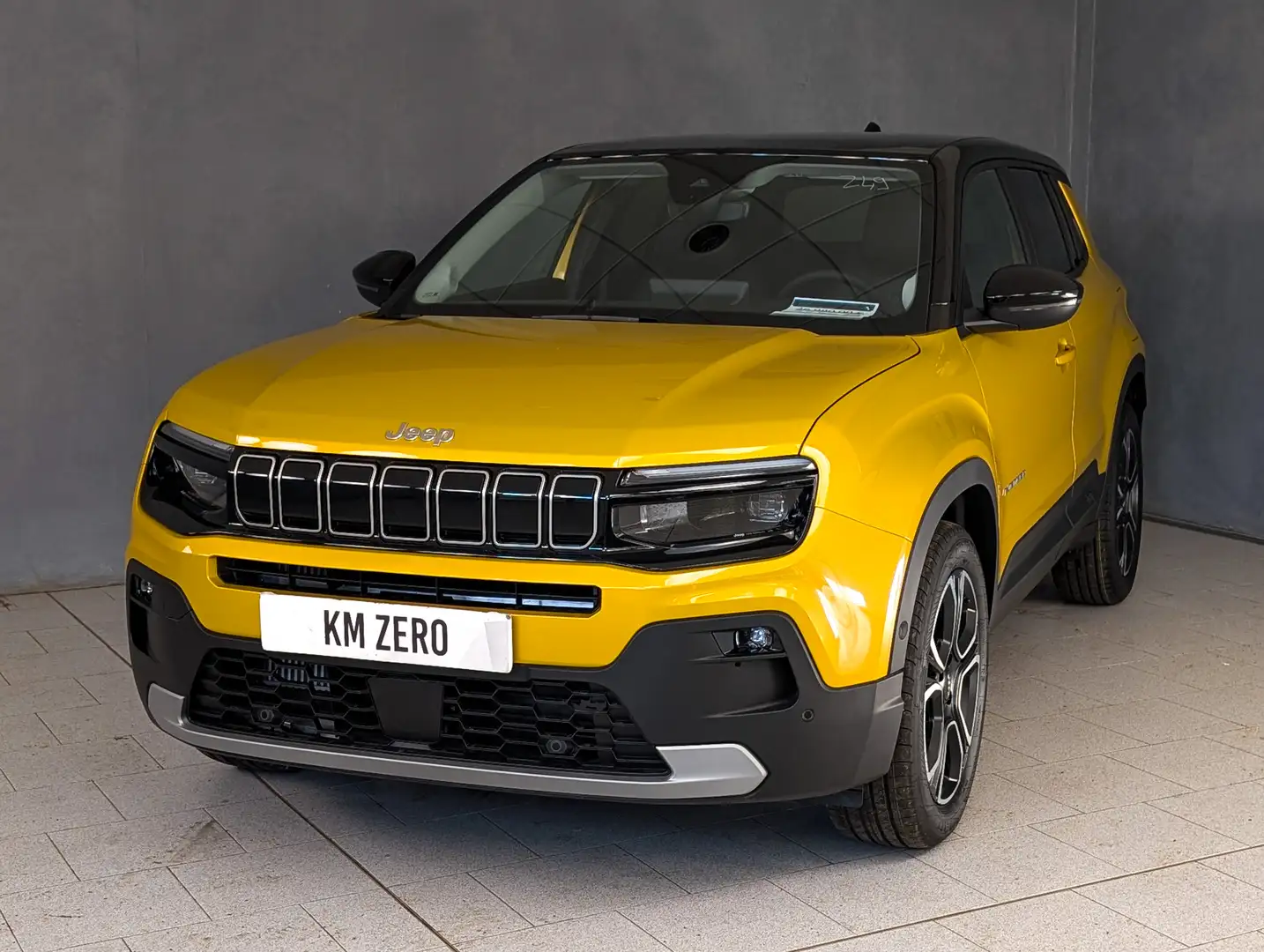 Jeep Avenger 1.2 TURBO 100CV SUMMIT Oro - 2