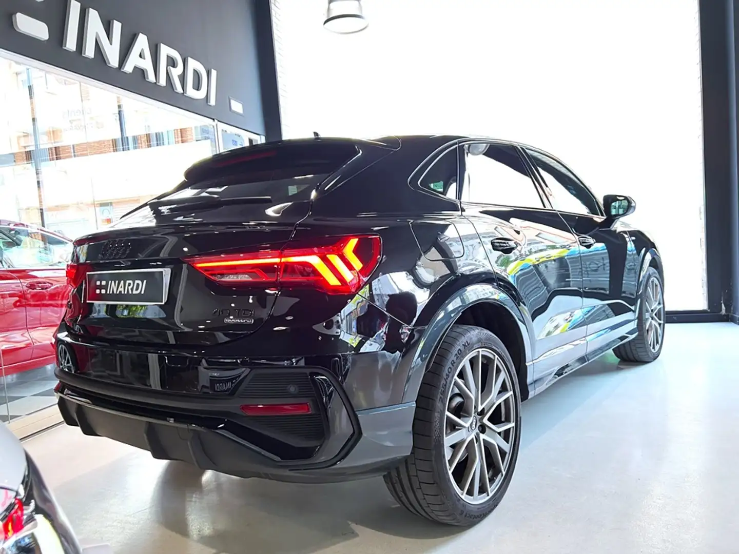 Audi Q3 Sportback 40 TDI Black line quattro S tronic 142kW Negro - 2