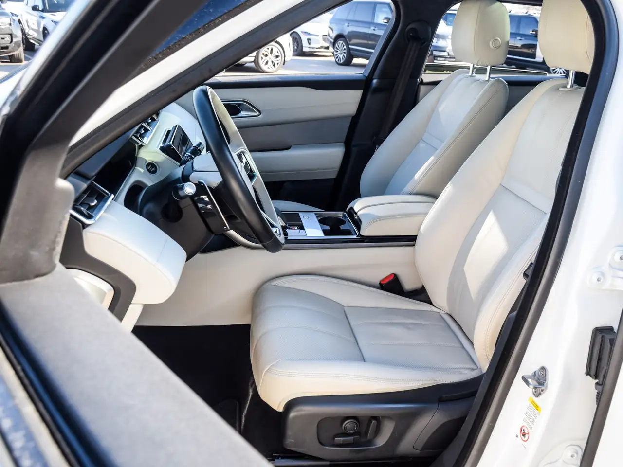 Land Rover Range Rover Velar снимка Land Rover Range Rover Velar