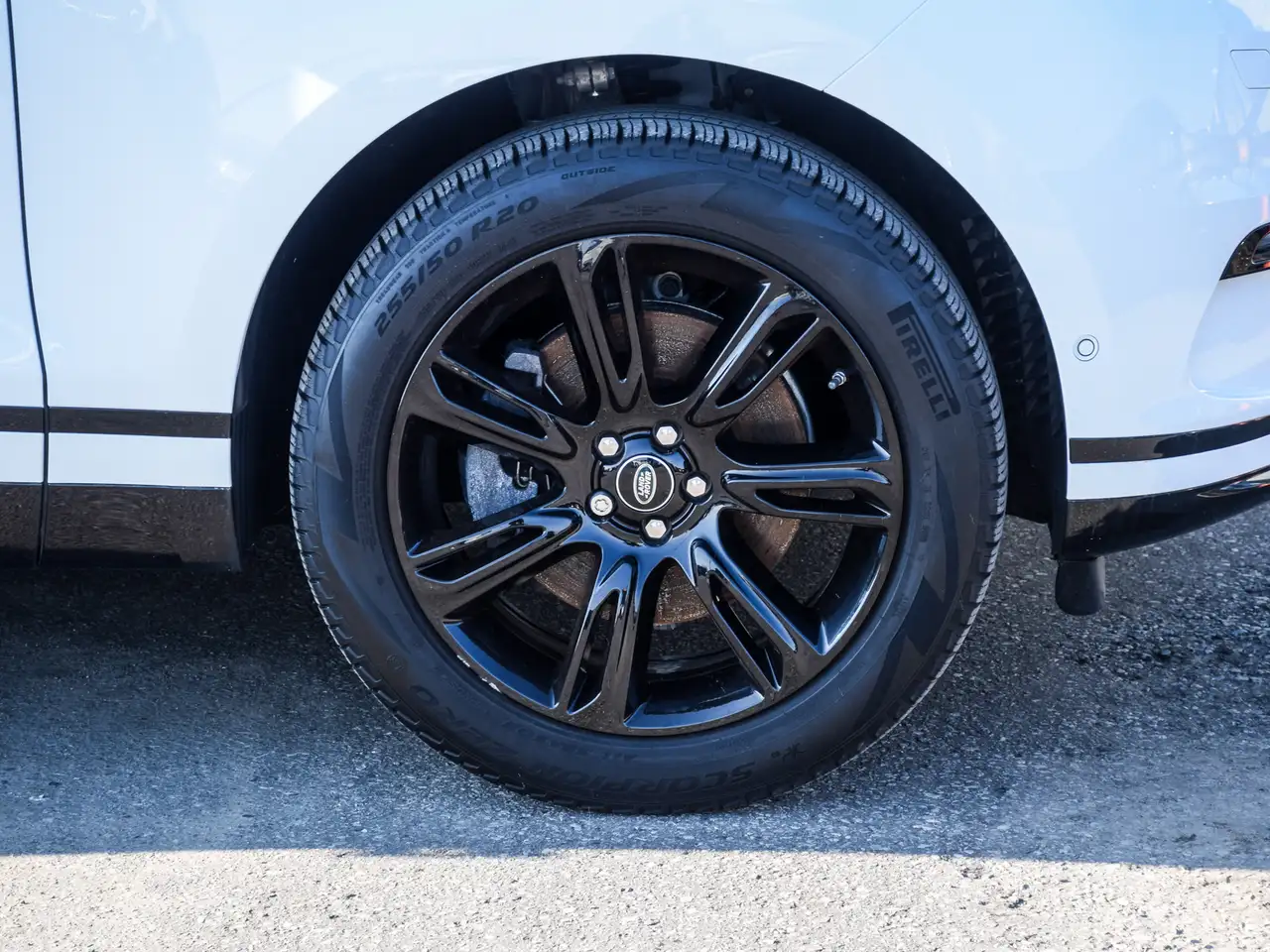 Land Rover Range Rover Velar снимка Land Rover Range Rover Velar