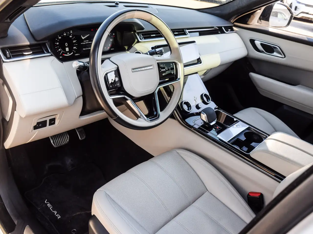 Land Rover Range Rover Velar снимка Land Rover Range Rover Velar