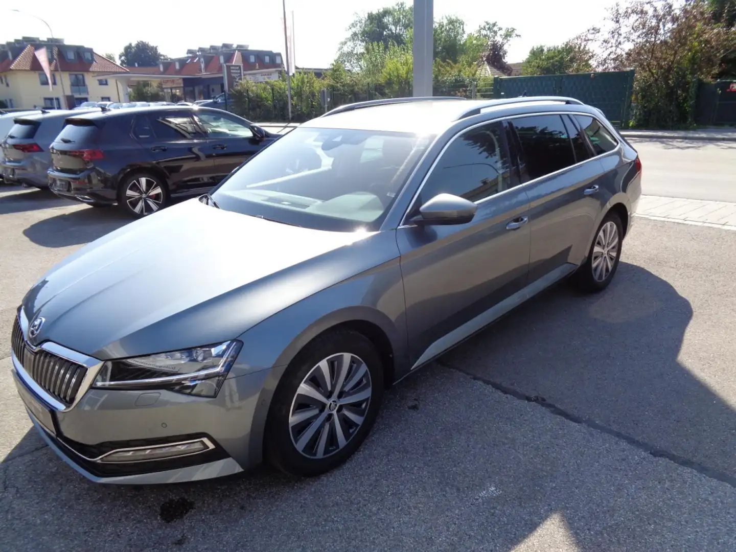 Skoda Superb Combi 2,0 TSI DSG ( Navi,Parklenkassi,Travellerpak Gris - 2