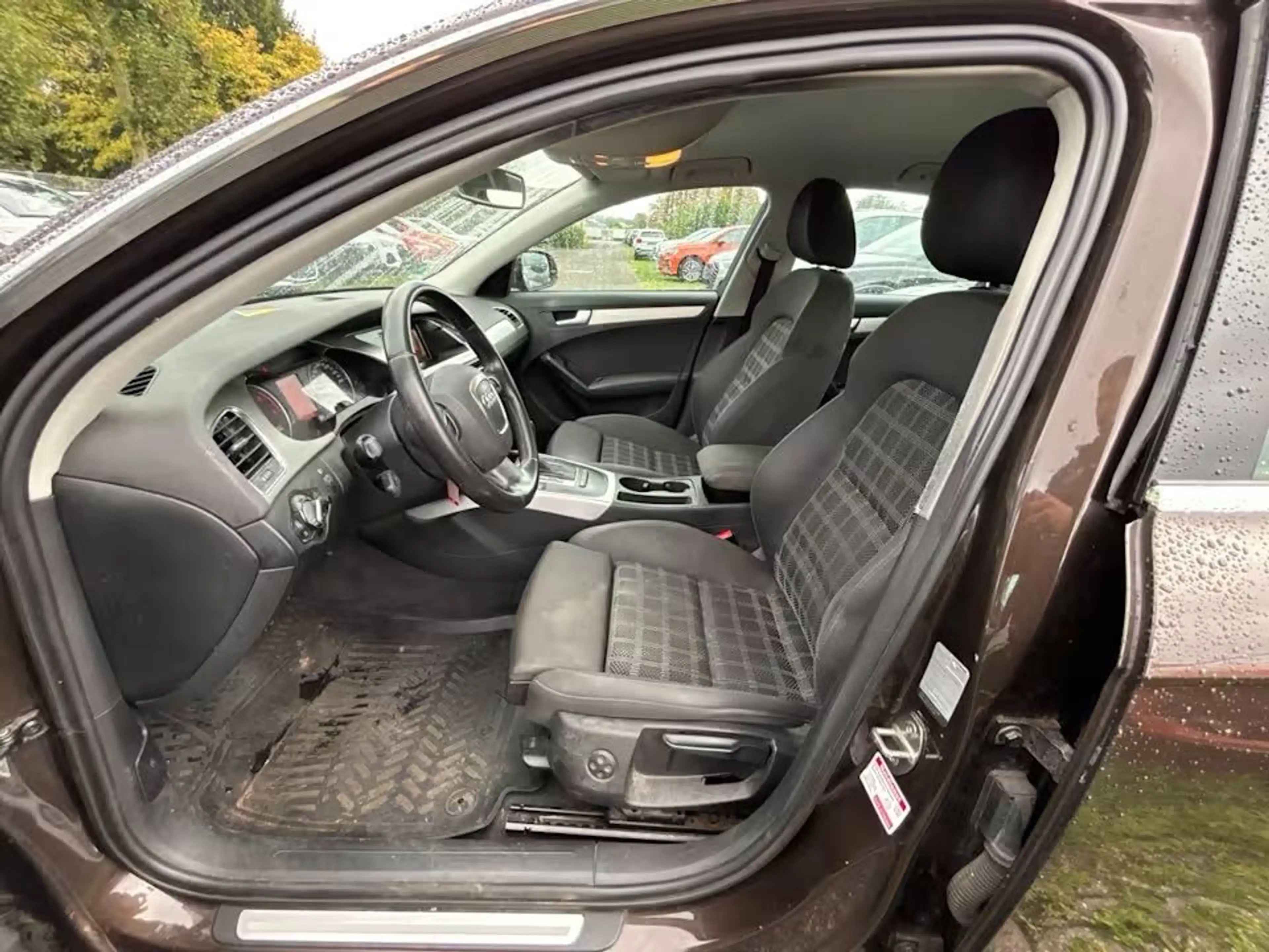 Audi A4 2.0 TDI Limousine Automatik PDC Tempomat SHZ — photo 6