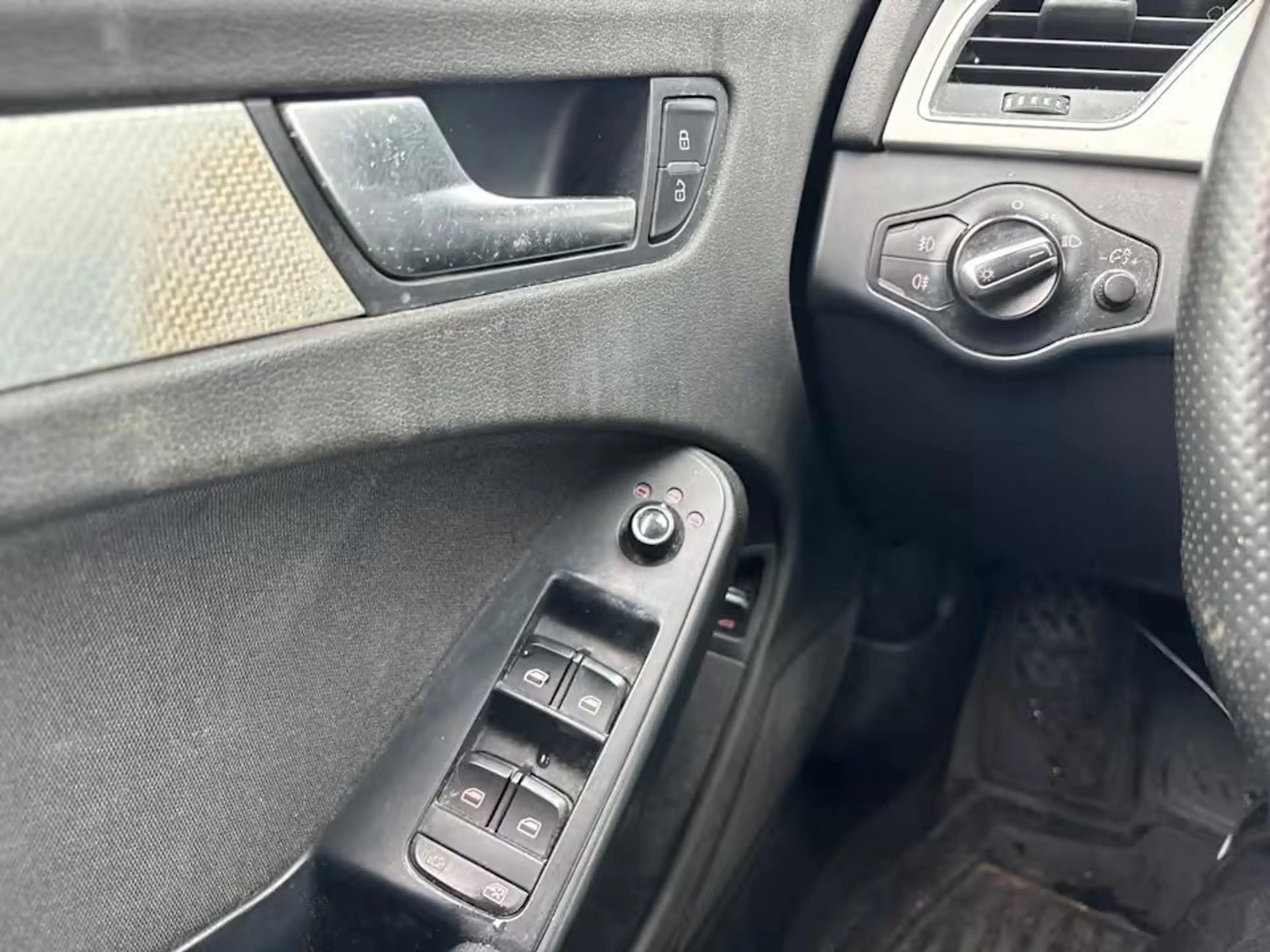Audi A4 2.0 TDI Limousine Automatik PDC Tempomat SHZ — photo 11