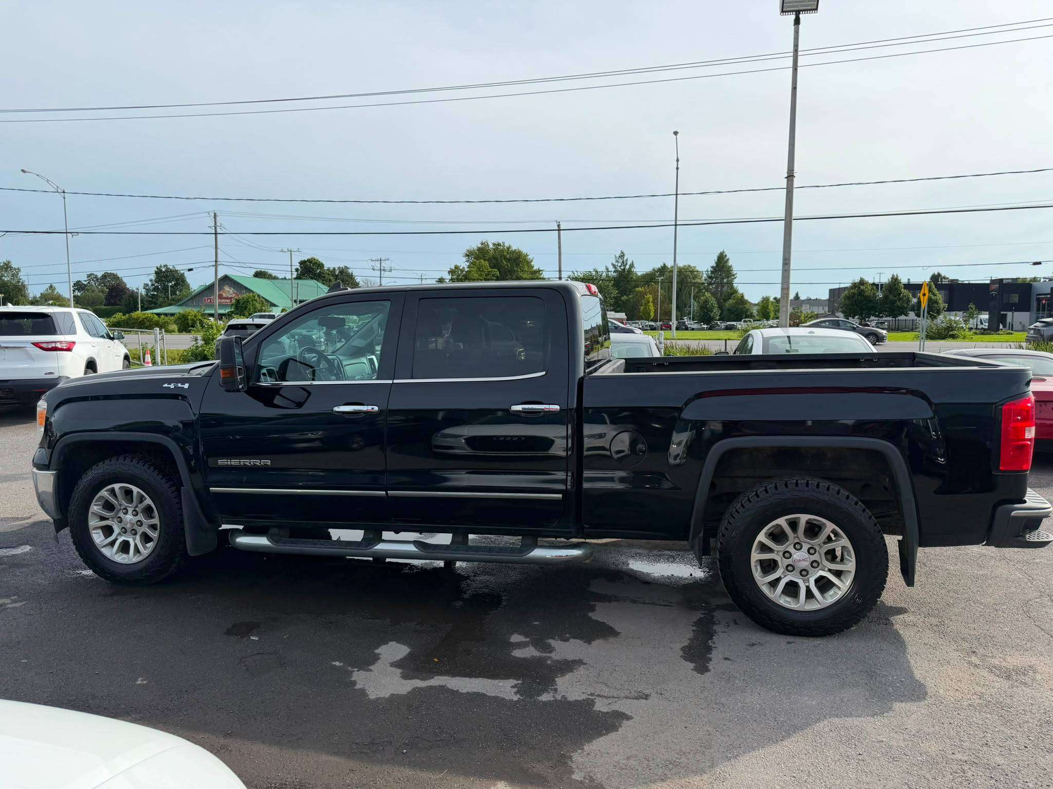 2015 GMC Sierra 1500 SLE - Image 2
