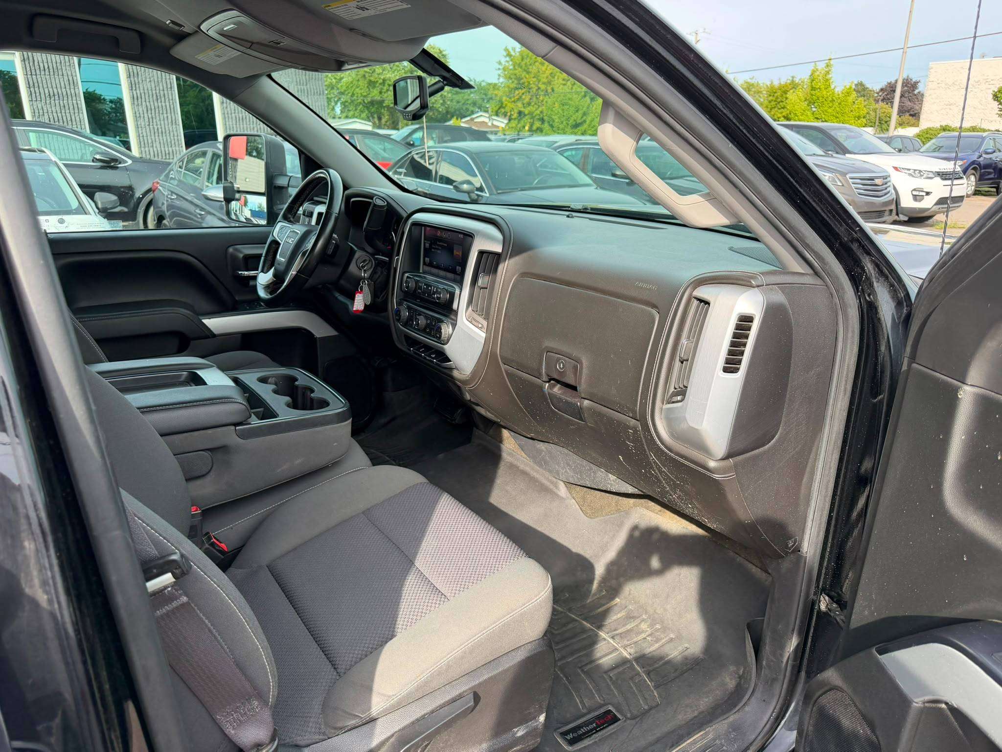 2015 GMC Sierra 1500 SLE - Image 14