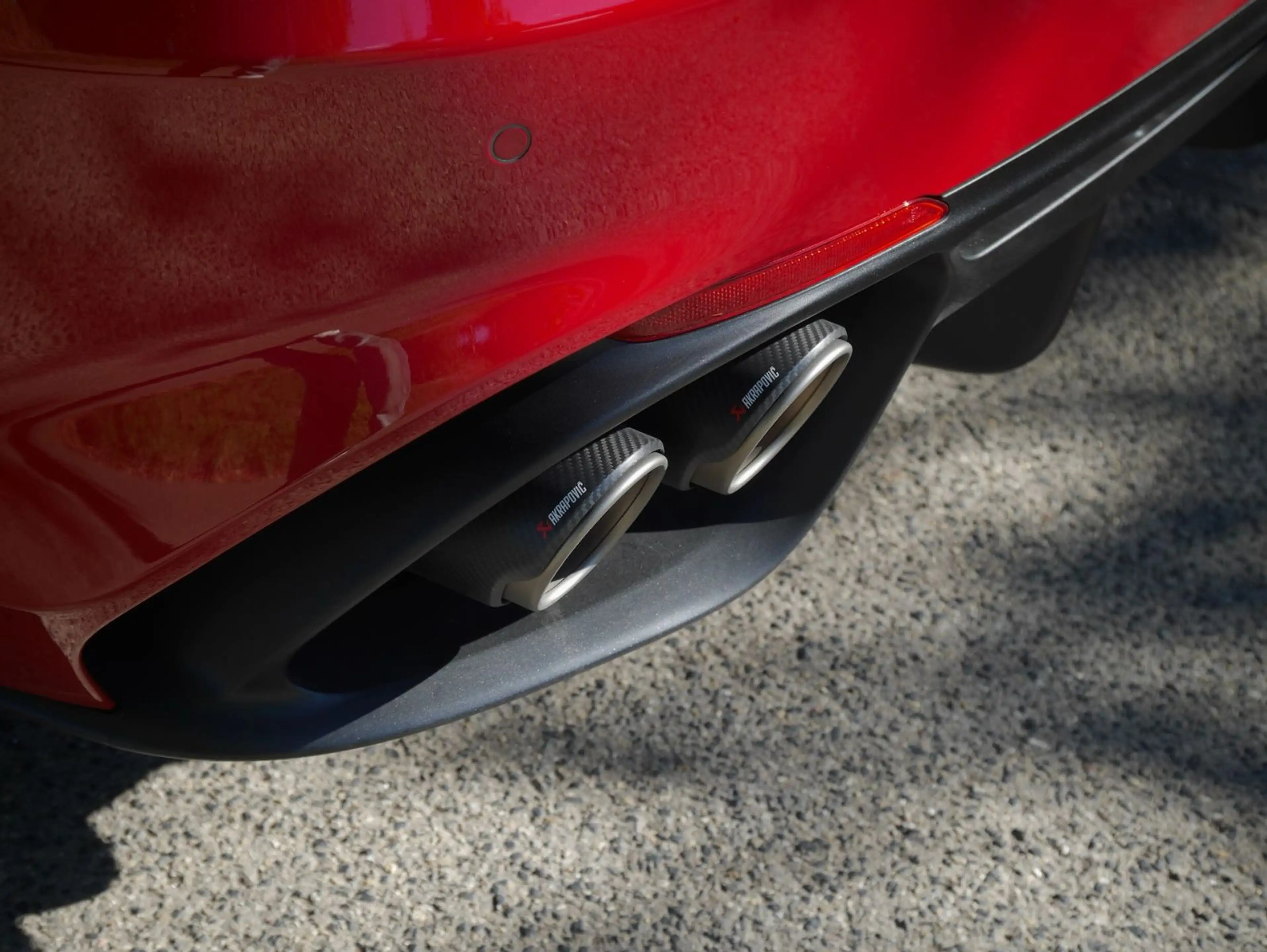 Alfa Romeo Giulia Quadrifoglio Oro //1 of 83//Carbon//Akrapovic! — photo 10