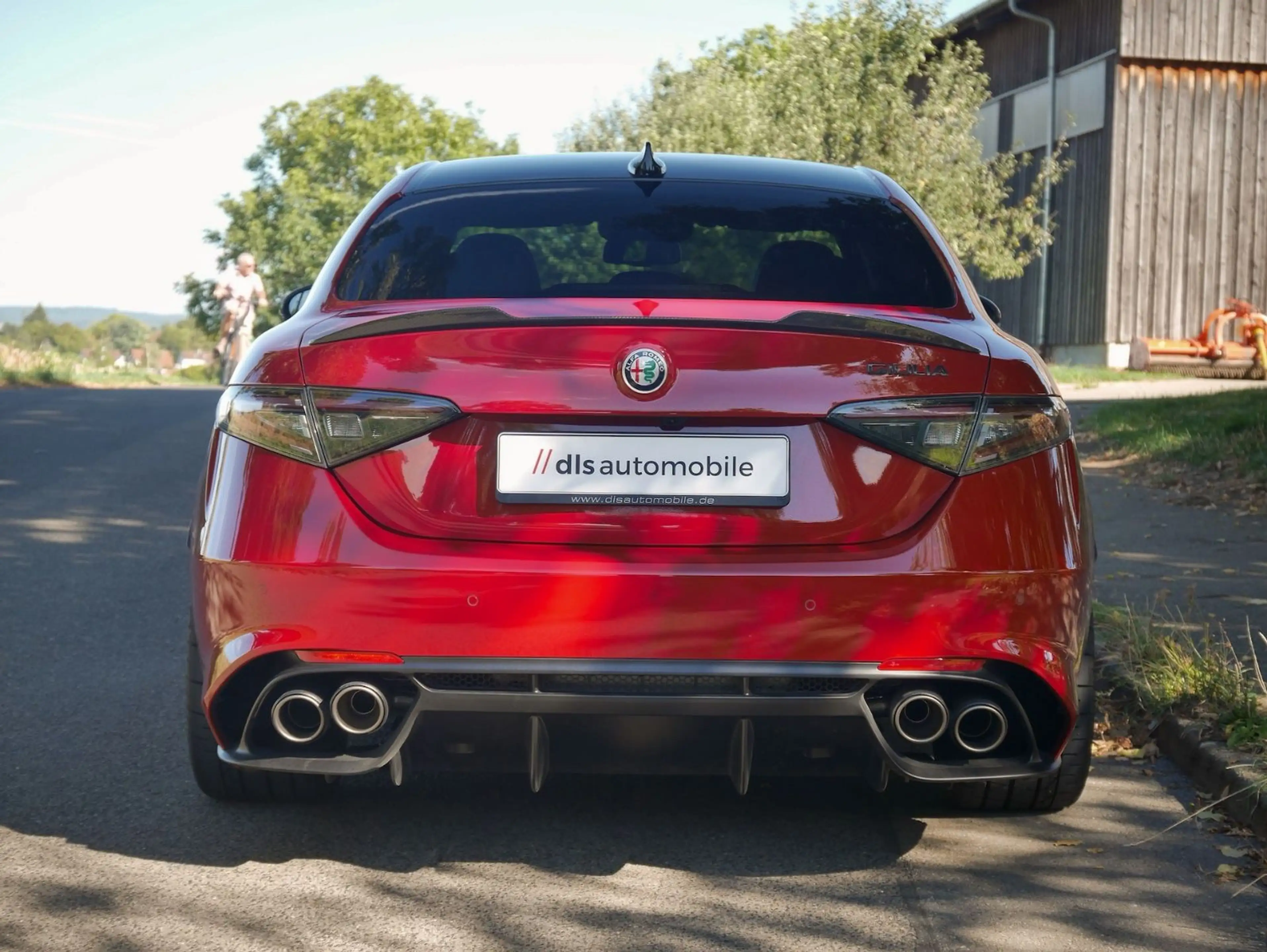 Alfa Romeo Giulia Quadrifoglio Oro //1 of 83//Carbon//Akrapovic! — photo 9