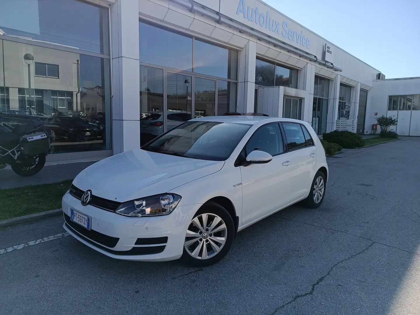 Volkswagen Golf 5p 1.4 tgi Comfortline Bianco - 1