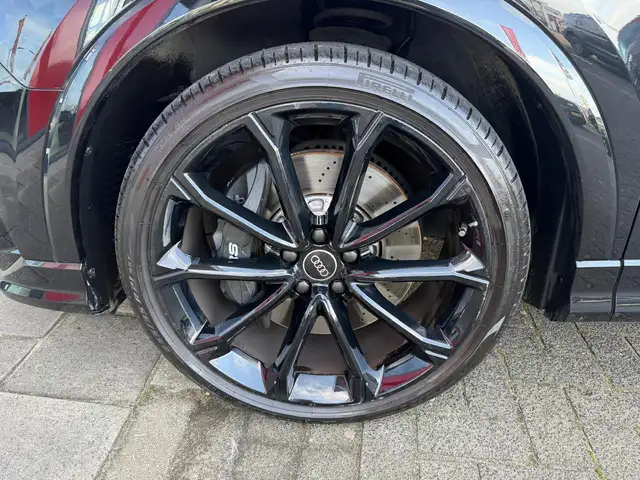 Audi RS Q3 view 10