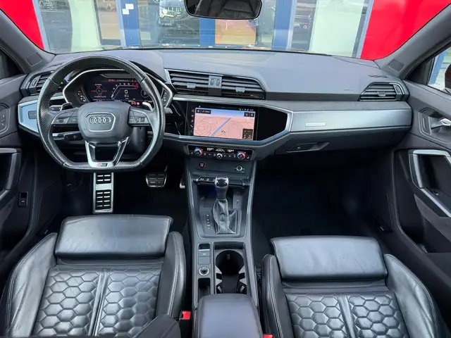 Audi RS Q3 view 13